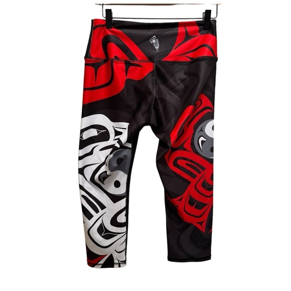 Nominou Eagle & Raven Yin Yang Capri Leggings Size Medium First Nations Native - Picture 3 of 9